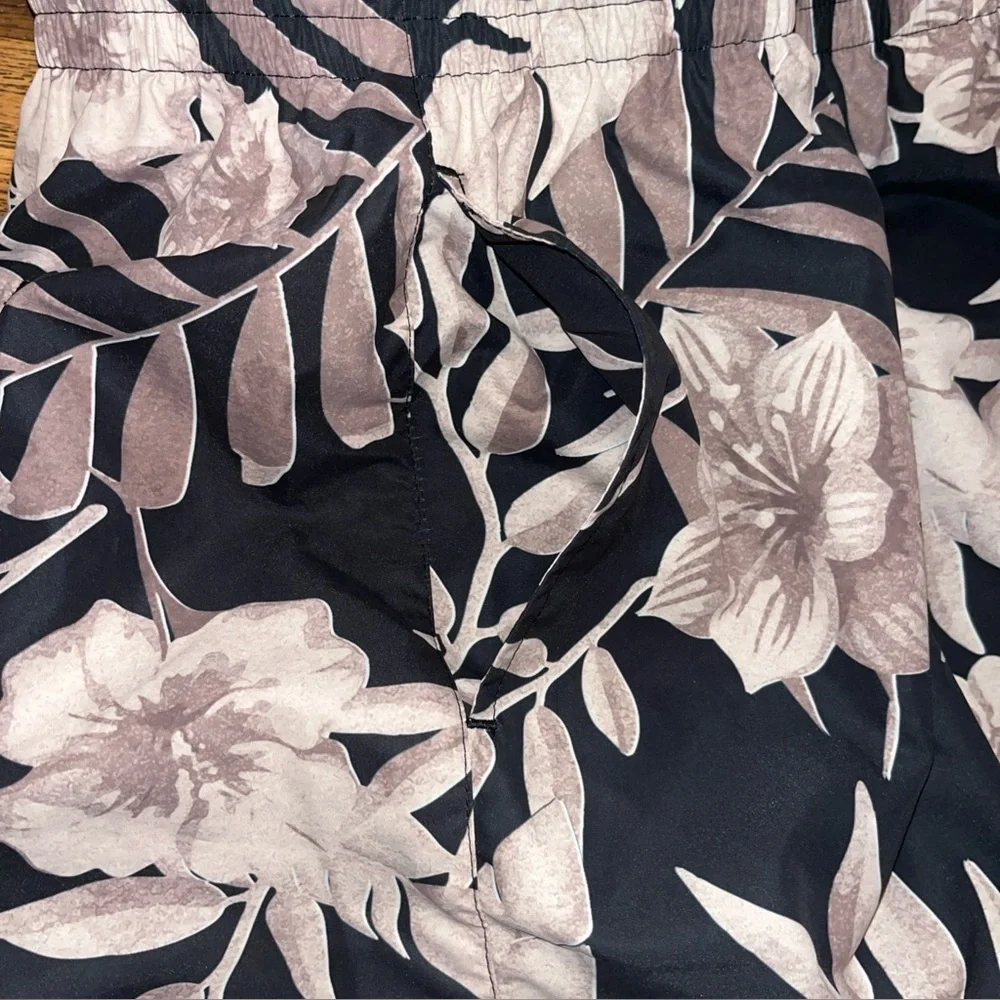 HUGO BOSS QUICK-DRY Pirhana Abstract Floral BOSS Patch Swim Trunks NWT
